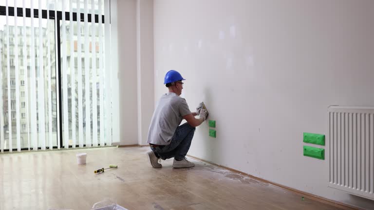 Best Biohazard Mold Removal  in Ashwaubenon, WI
